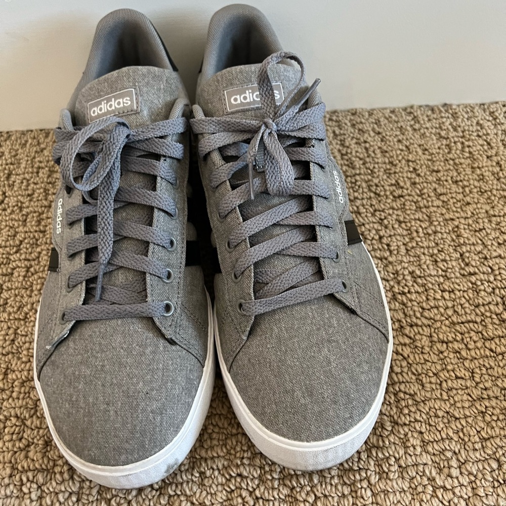 Adidas Sneakers